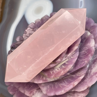 39609 Розовый кварц Кристалл двухконечный 83мм