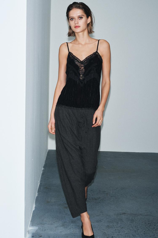 ZARA БАРХАТНЫЙ ТОП С КРУЖЕВОМ — ZW COLLECTION, ЧЕРНЫЙ