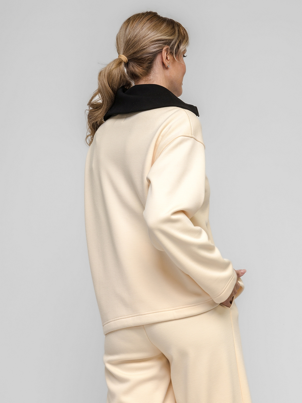 Свитшот с декорированным воротом, женский, цвет "Кремовый мёд"