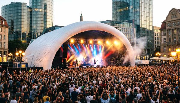 Пневмоангары для концертов: мобильность, комфорт и экономия бюджета