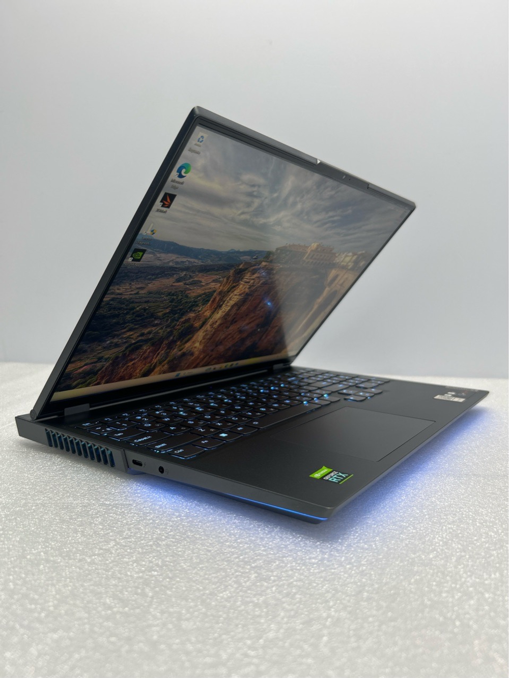 Ноутбук Lenovo Legion 7 16ITHg6 (82K60078RU) 16"/Intel Core i7 11800H/RAM 32/SSD 1024 GB/GeForce RTX 3080/2560 x 1600/IPS/Windows 10/Подсветка - кл:RGB/темно-серый. Состояние: B1