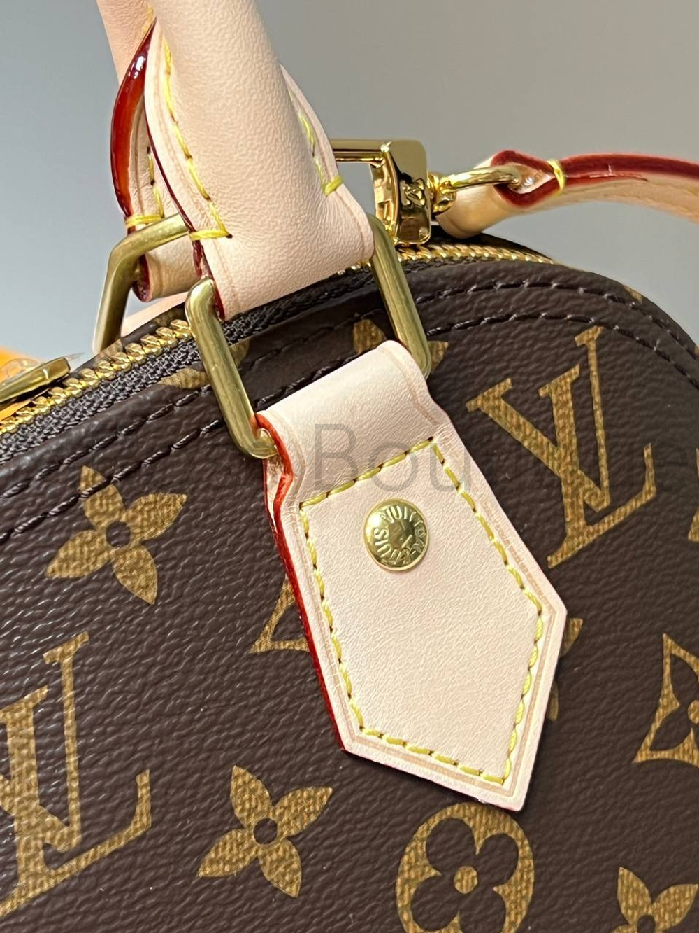 Сумка Alma BB Louis Vuitton из канвы Monogram