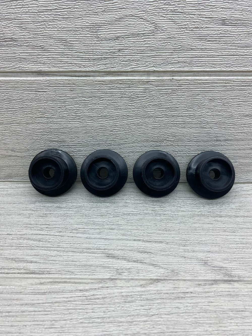 Колесо для мебели ролик для дивана диаметр 48 мм отверстие 10 мм 4 шт
