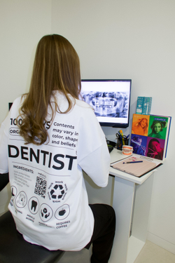 Футболка Dentist белая