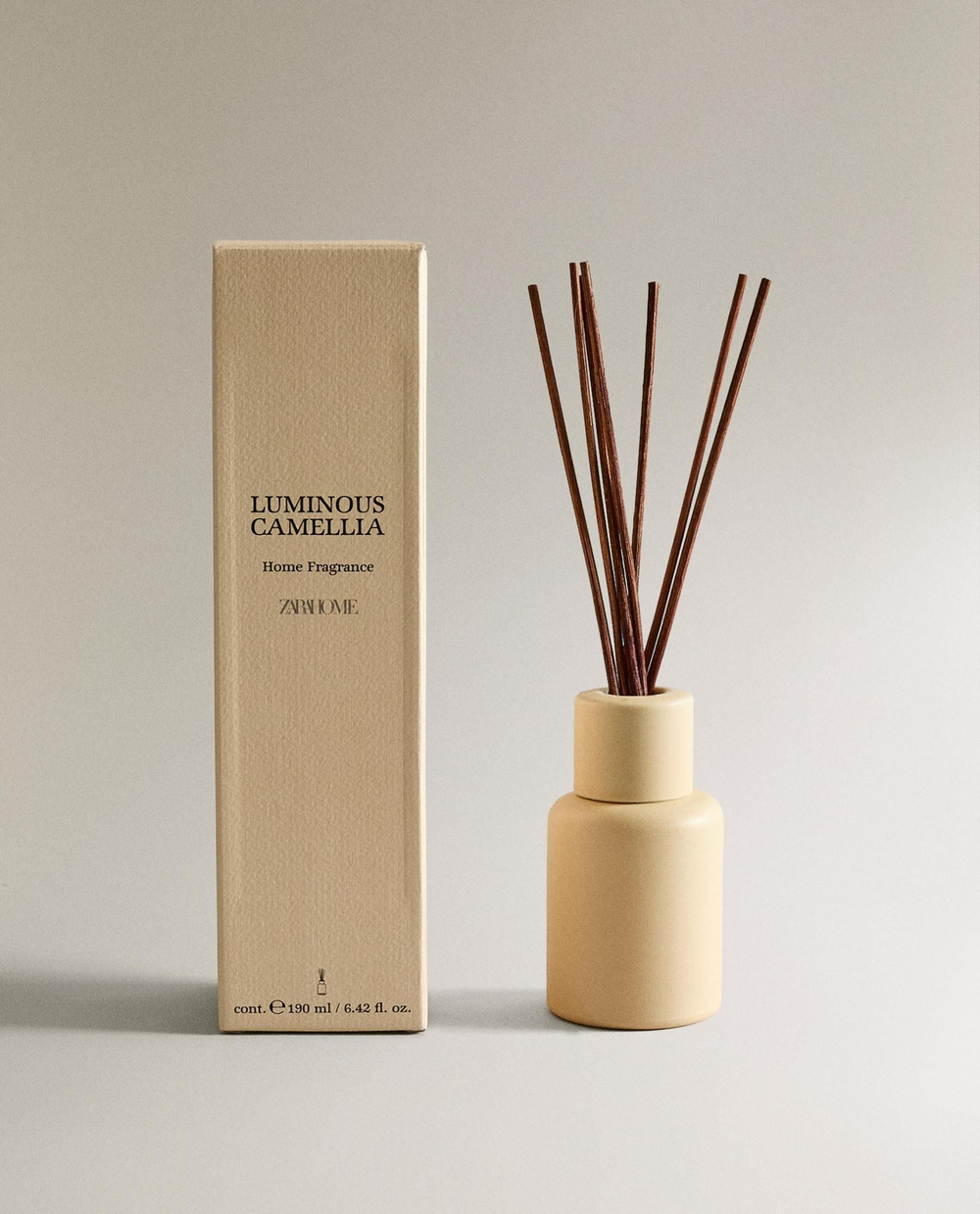 Zara Home - Освежитель воздуха mikado светящийся камелия, 190 мл