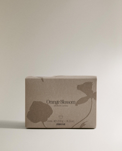 Zara Home Свеча ароматическая Orange Blossom 230 г, растительный воск, аромат цветочный, Розовый