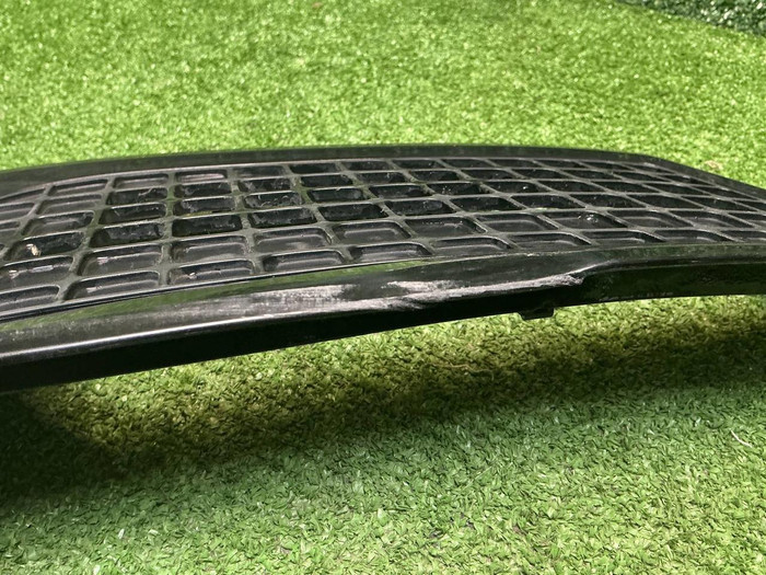 Накладка крыла левая LR Defender 2 L663 (19-нв)