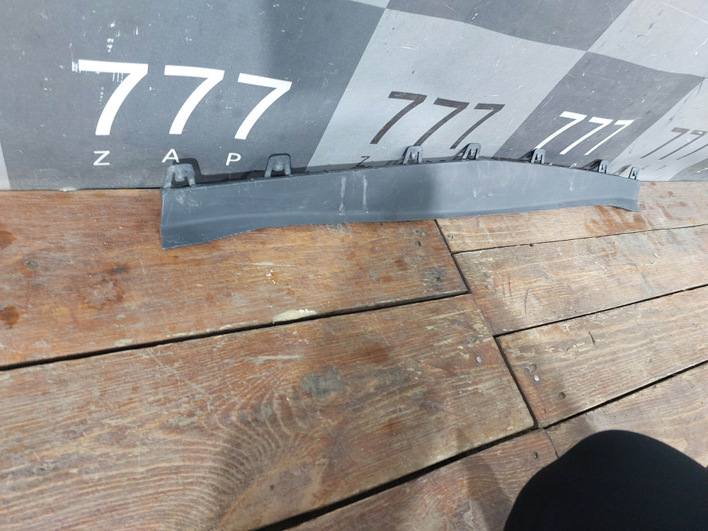 Накладка переднего бампера Mercedes E (W213) 20-нв Б/У Оригинал A2138851707