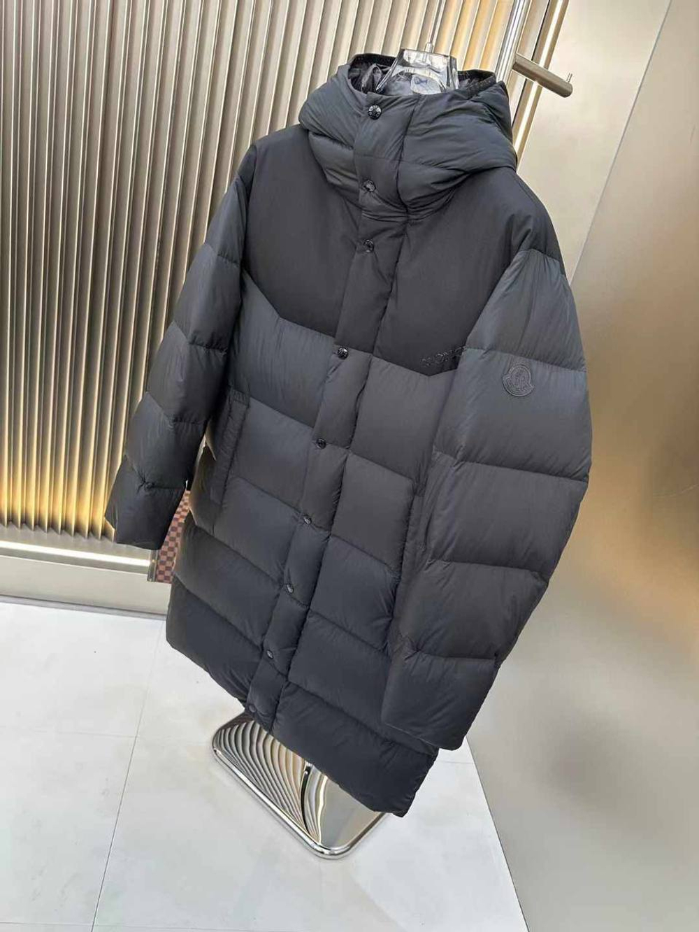 Пуховик Moncler