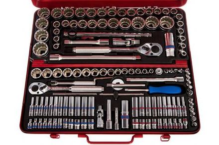 Цена на KING TONY (9033CR) Набор торцевых головок с принадлежностями 1/4"+3/8"+1/2", 6 и 12-гранные, 4-32 мм и 5/32"-1&1/4", 135 предметов