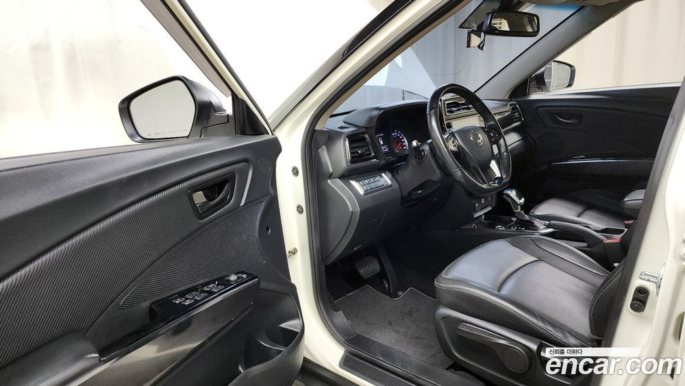 KG Mobility (Ssangyong) Very New Tivoli Дизель 1.6 2WD (04.2020)