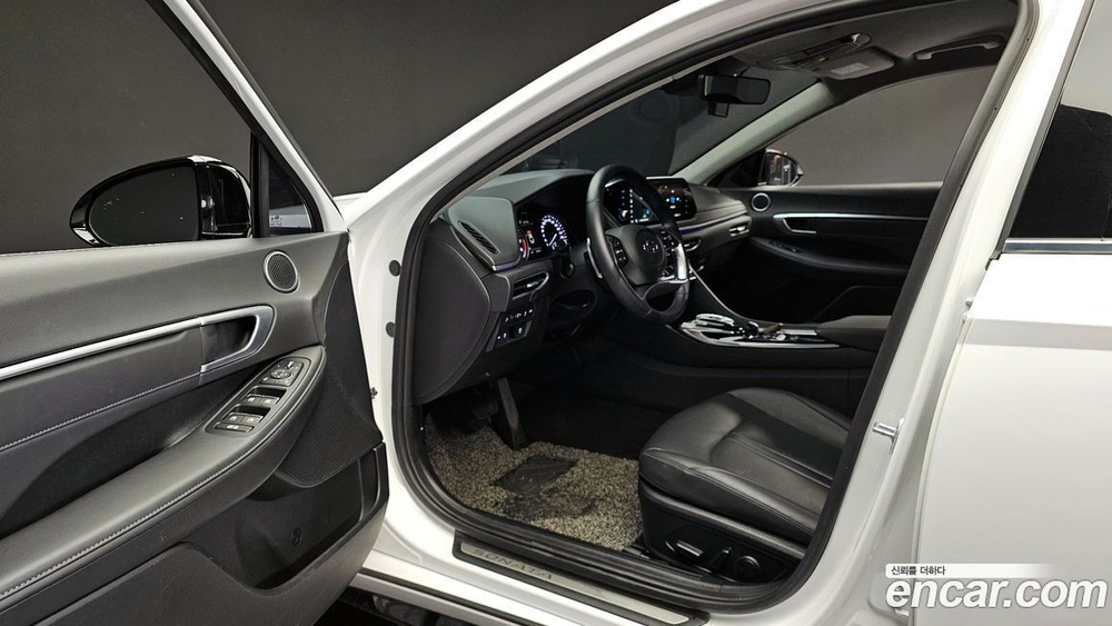 Hyundai Sonata (DN8) 2.0 (12.2021)