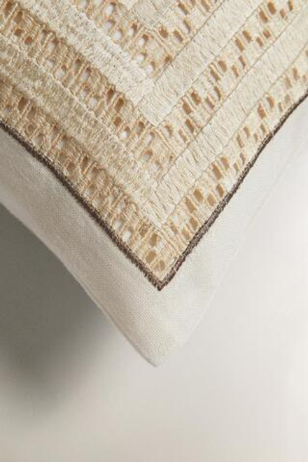 ZARA HOME ЧЕХОЛ ДЛЯ ДЕКОРАТИВНОЙ ПОДУШКИ С ЗОЛОТИСТОЙ ВЫШИВКОЙ, СВЕТЛО-БЕЖЕВЫЙ