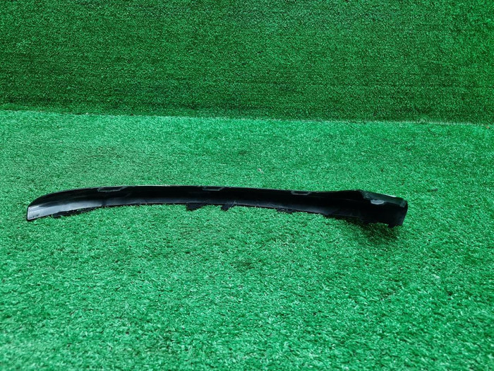 Молдинг бампера LH Mercedes C w205 (14-18) AMG