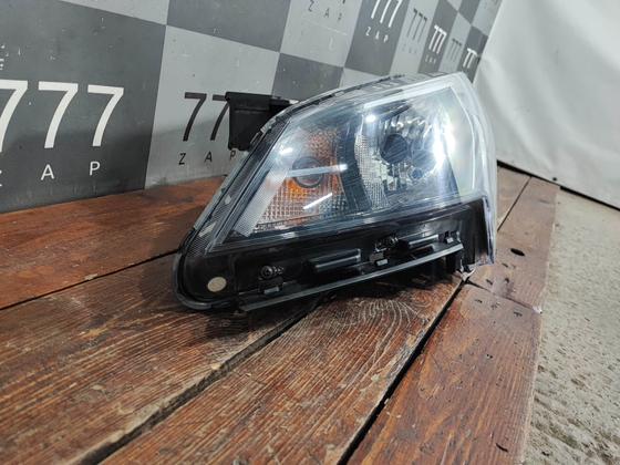 Фара левая галоген Kia Rio 4 (FB) 20-нв Б/У Оригинал 92101H0500