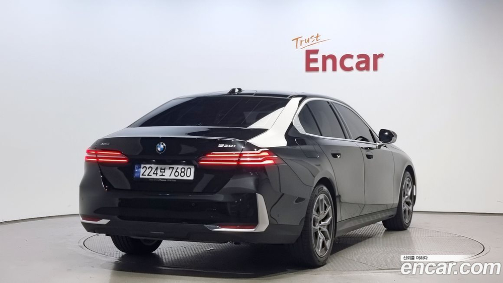 BMW 5 Series (G60) 530i xDrive (02.2024)