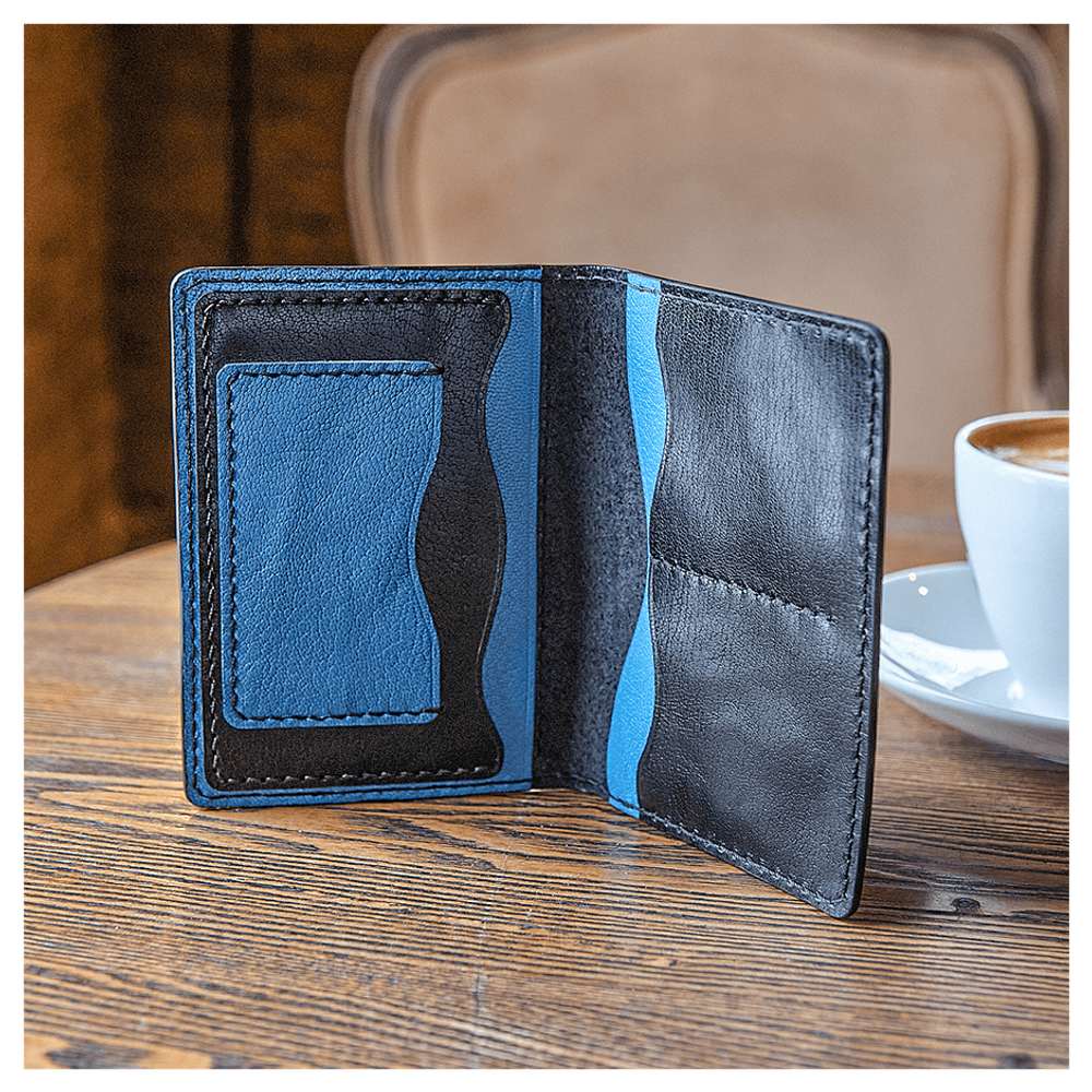 Кожаная обложка на паспорт «Шаманка» (фигура)