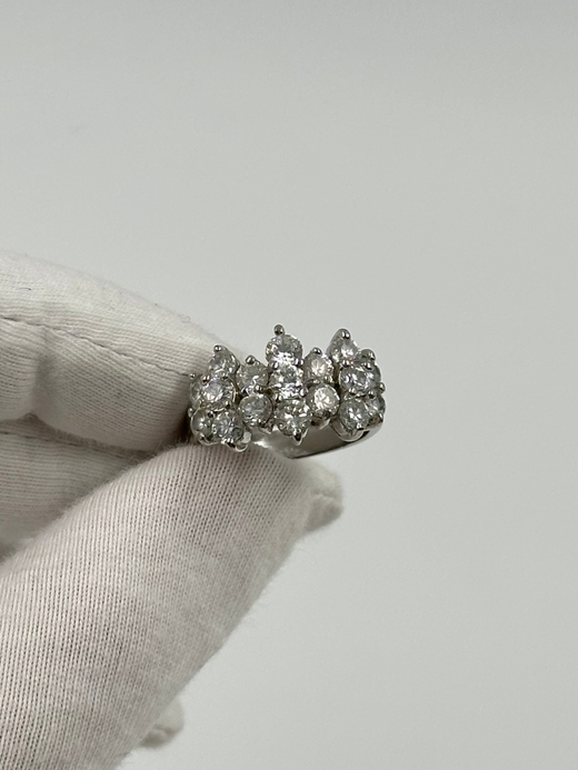 Кольцо с кристаллами