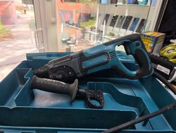 Перфоратор Makita HR2475