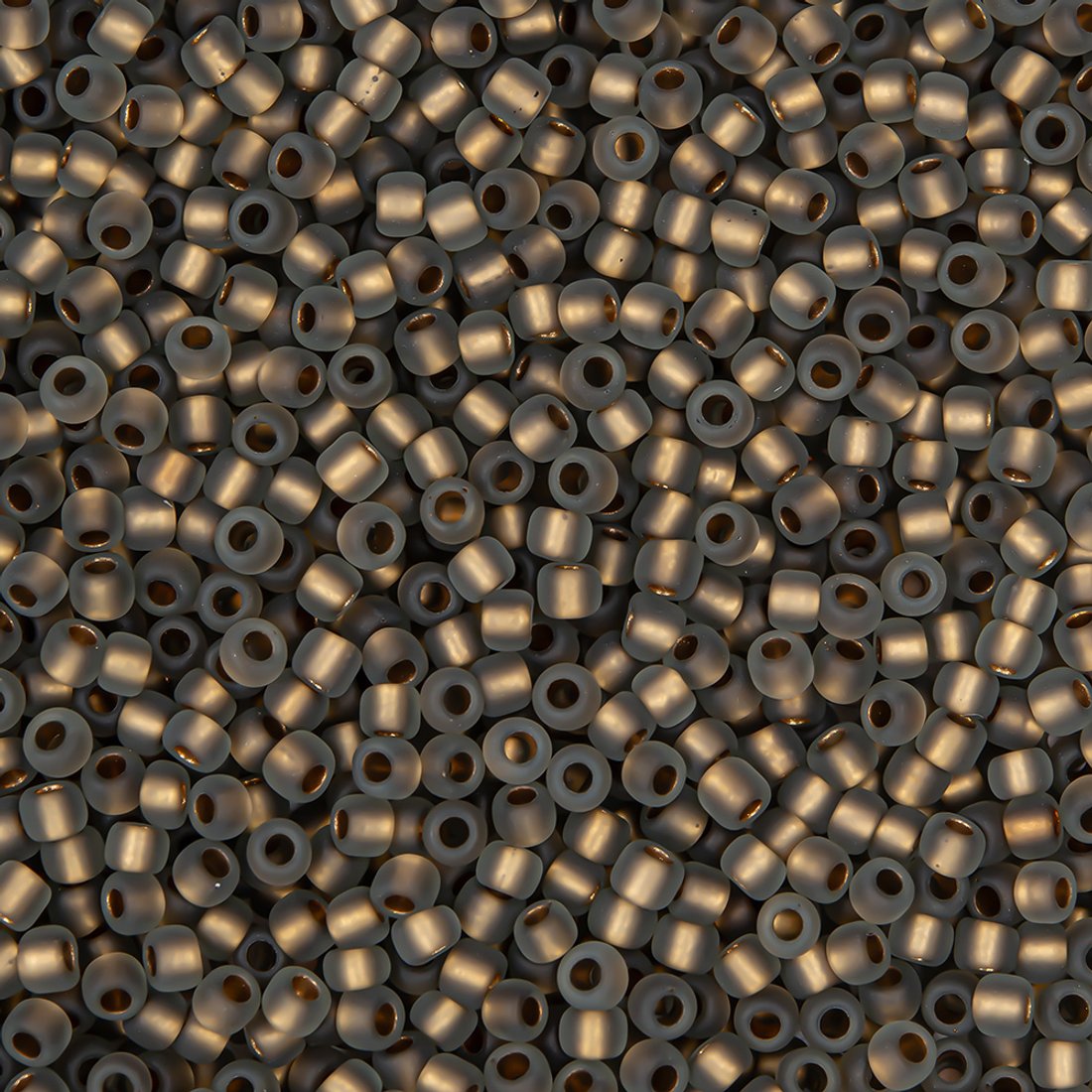 Японский бисер TOHO Round 11/0 (№999FM), с внутренним покрытием золотом 24К, матовый
