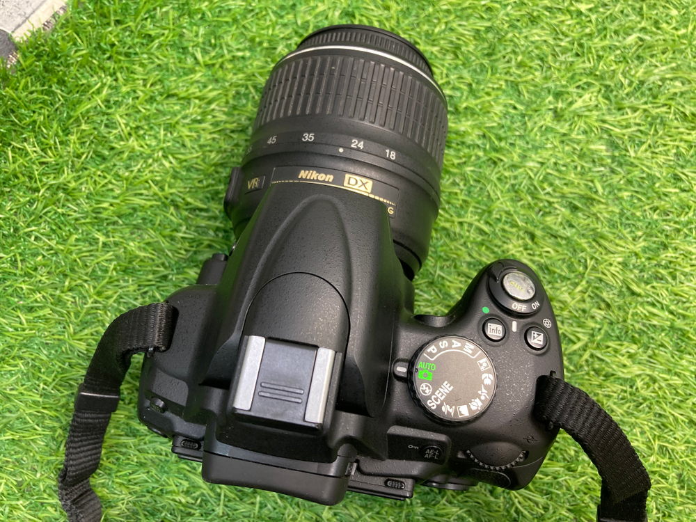 Nikon D5000 kit 18-55mm 10.000 кадров
