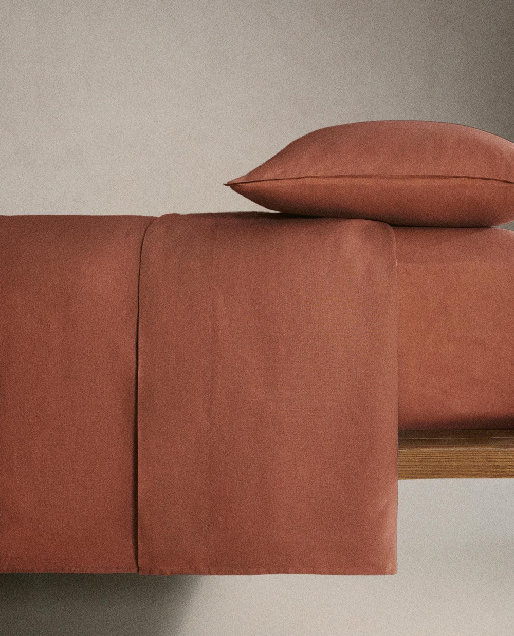 Zara Home - Простыня из постиранного льна (вес 140 гхм2), кирпичный, 210x280 см