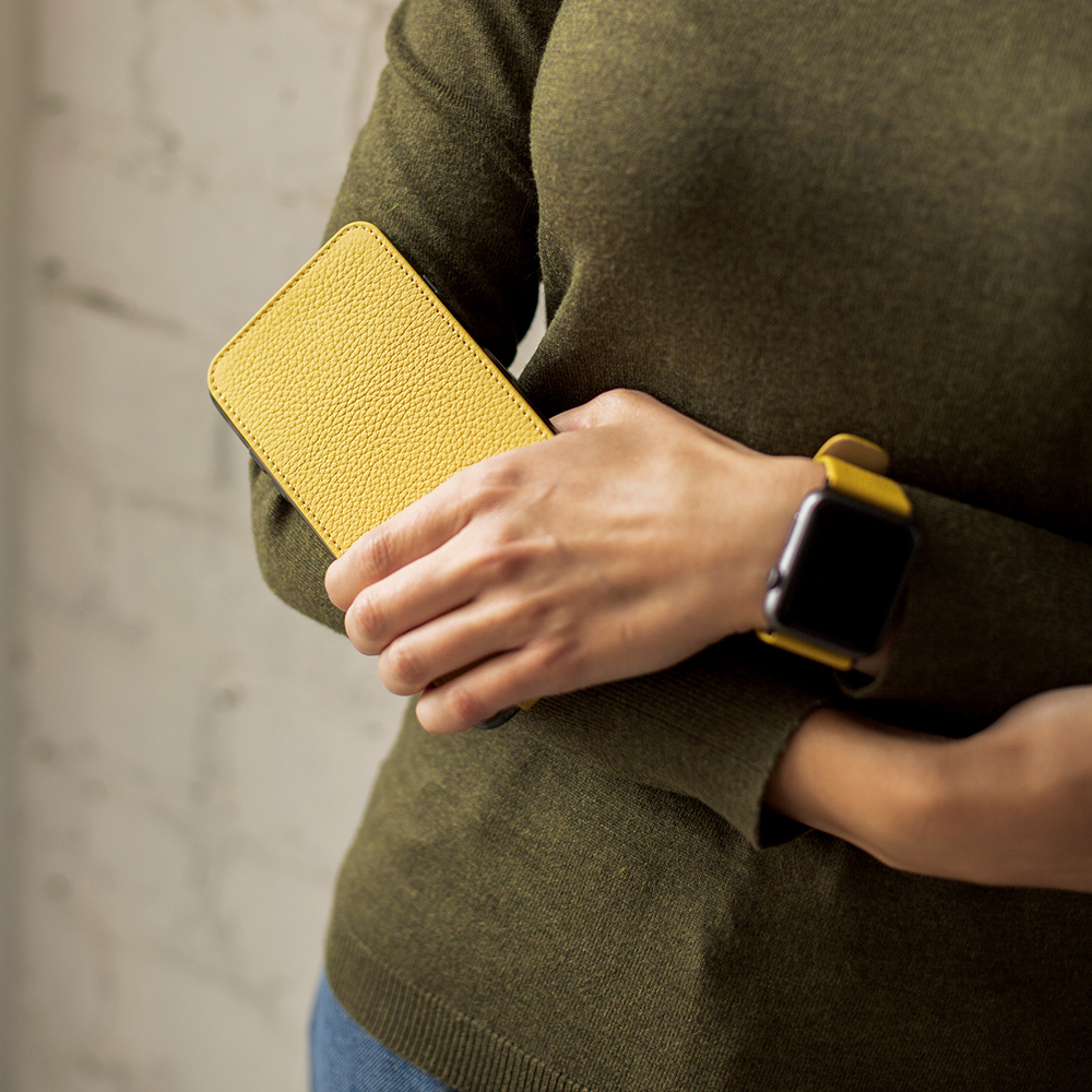 Чехол кожаный для iPhone XS Max желтого цвета