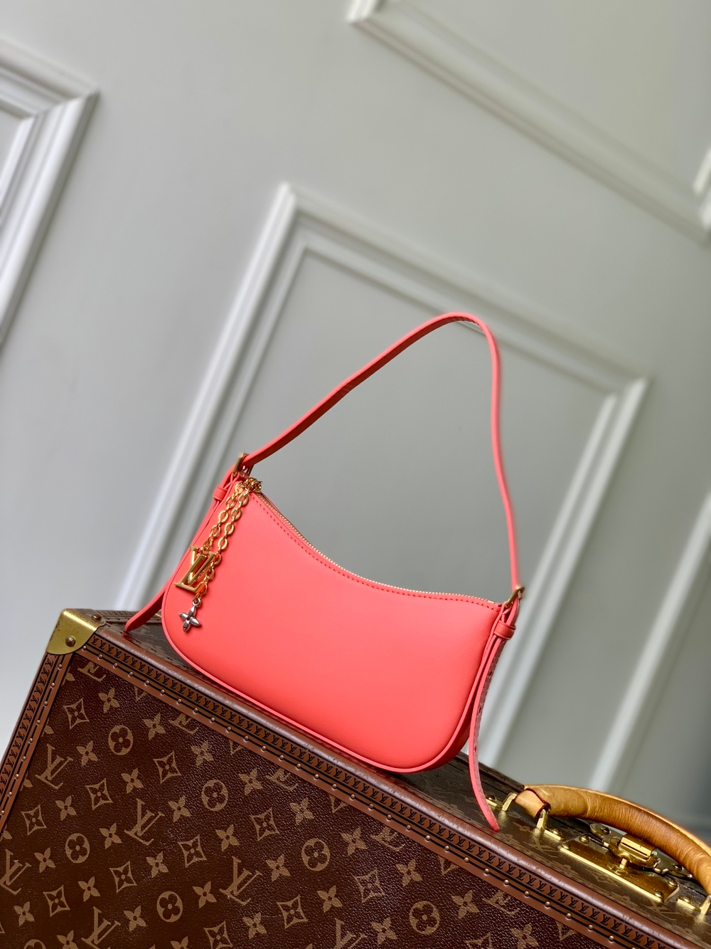 Louis Vuitton Pochette LV Bloom