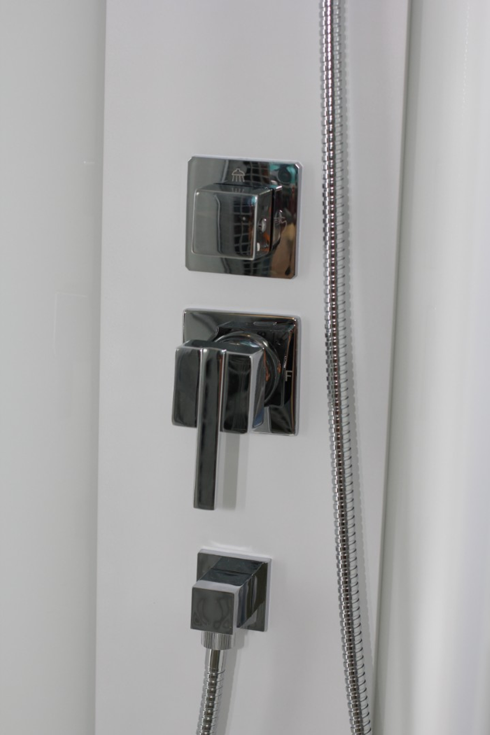 Душевая кабина Ceruttispa (ЧеруттиСпа) CHIKA901T, с низким поддоном, 90x90x225