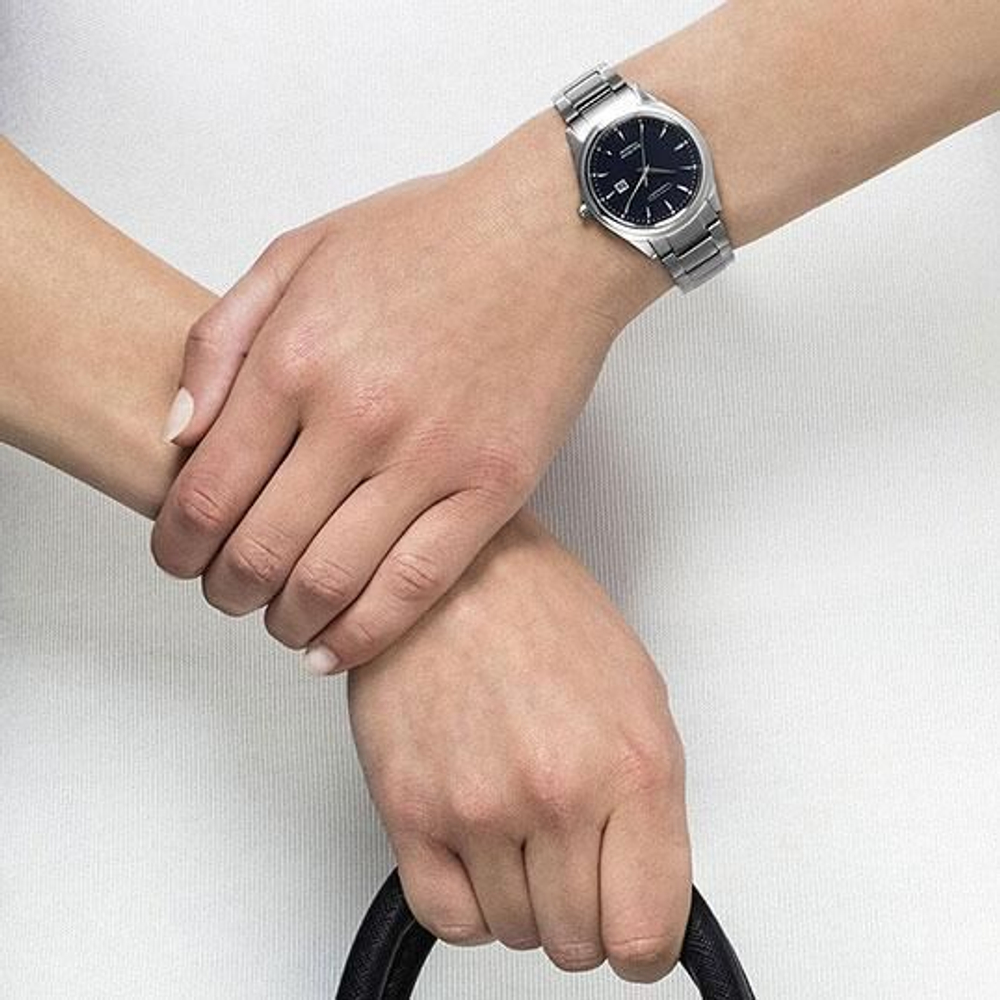 Женские японские наручные часы Citizen EW2470-87L