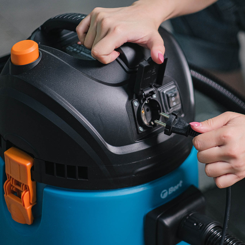 Пылесос для сухой и влажной уборки BORT BSS-1220-M