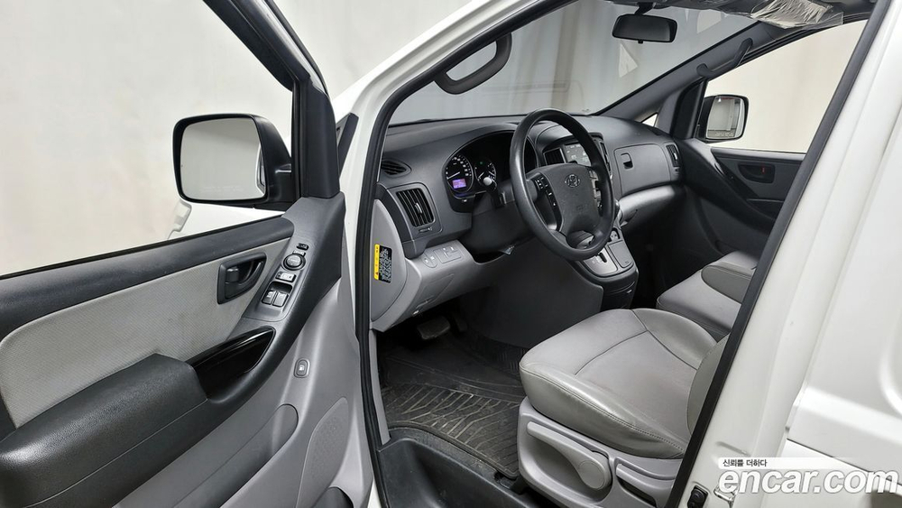 Hyundai The New Grand Starex Van 3-х местный (10.2019)