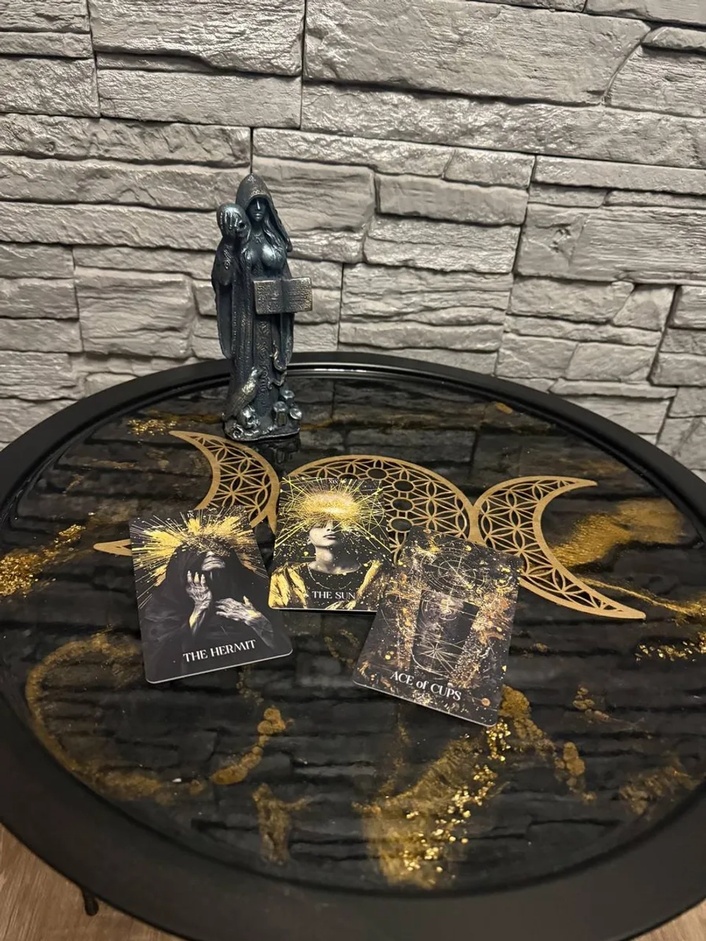 Алтарный столик Триединая Луна