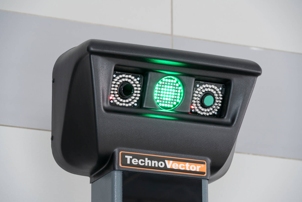 Стенд сход-развал 3D для грузовиков, до 6-ти осей одновременно ТехноВектор 7 Truck 7204 HTS6