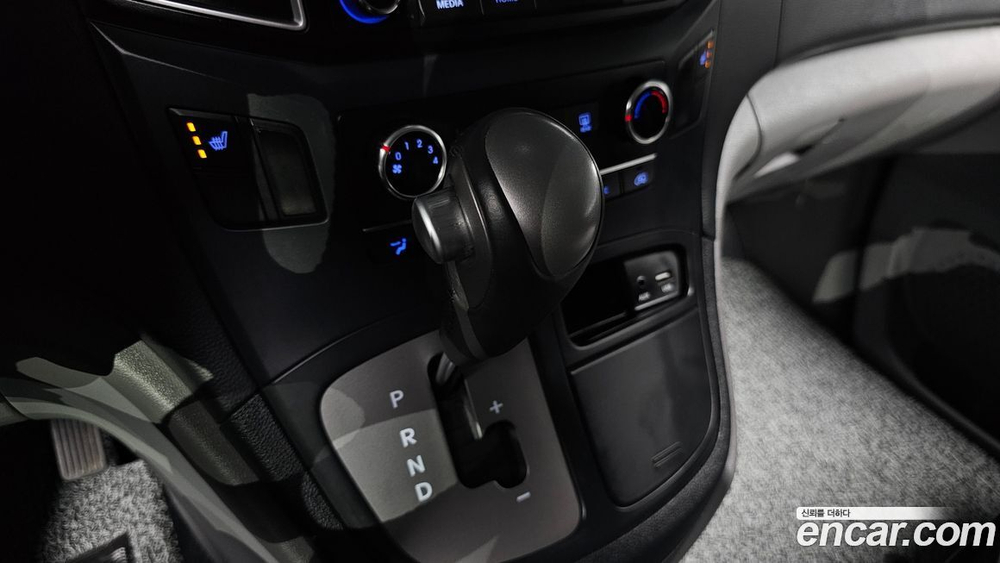 Hyundai The New Grand Starex Van 5인승 (06.2020)