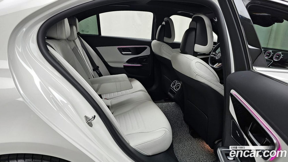 Mercedes-Benz C-Class W206 C300 4MATIC AMG Line (08.2023)