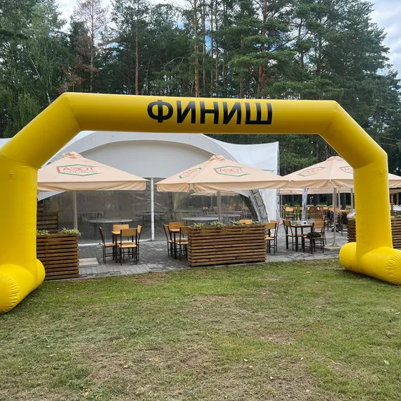 Герметичная надувная арка на опорах
