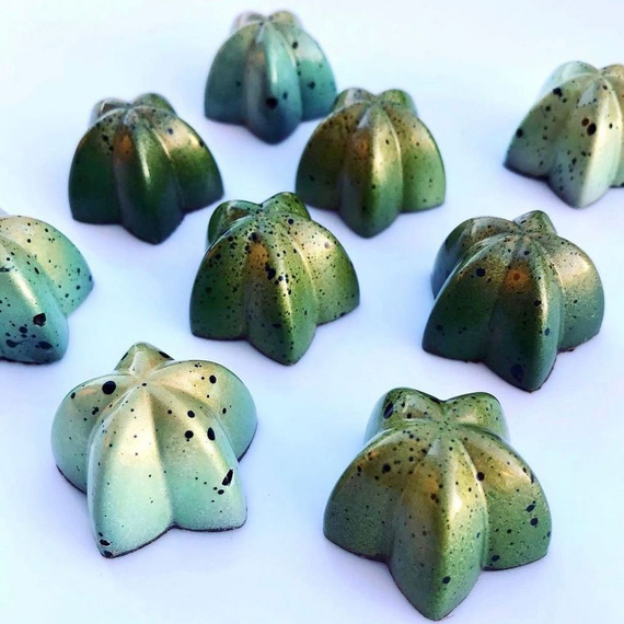 746 | Форма для шоколадных конфет &quot;Физалис&quot; (275*175 мм)