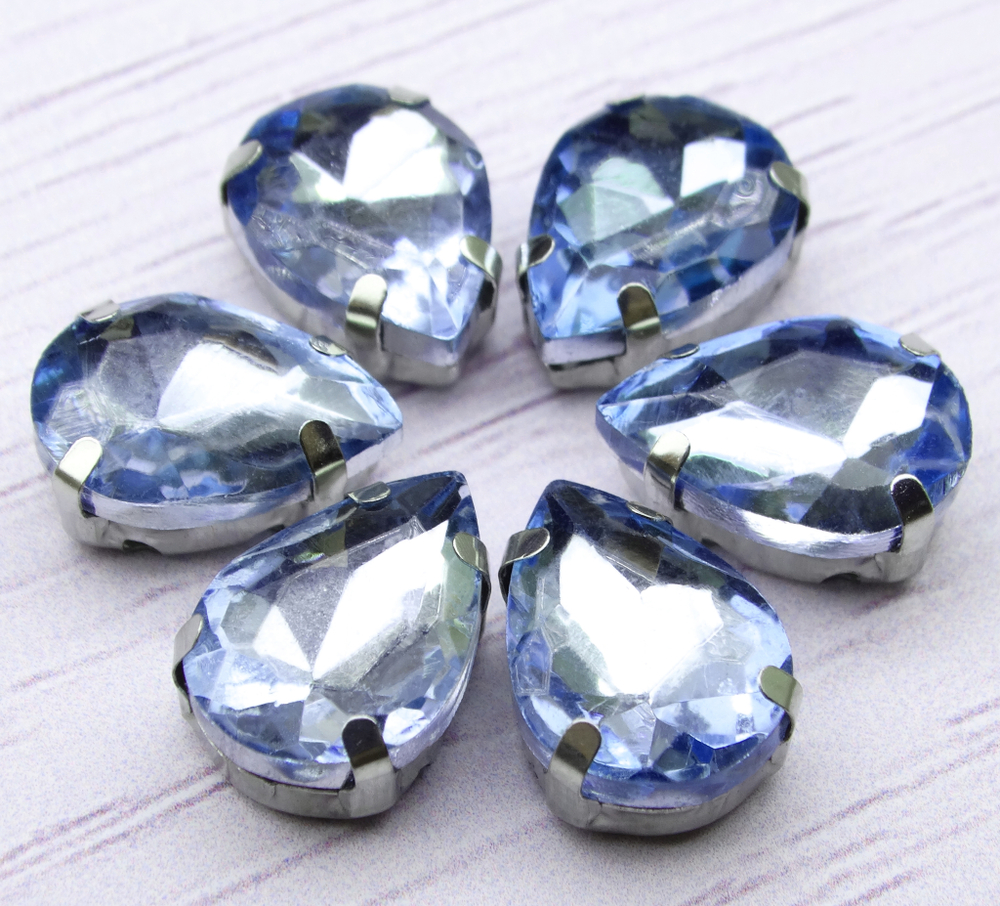 АЦ024НН1014 Хрустальные стразы формы "капля" в цапах, цвет: светло-голубой, 10х14 мм, 5 шт.