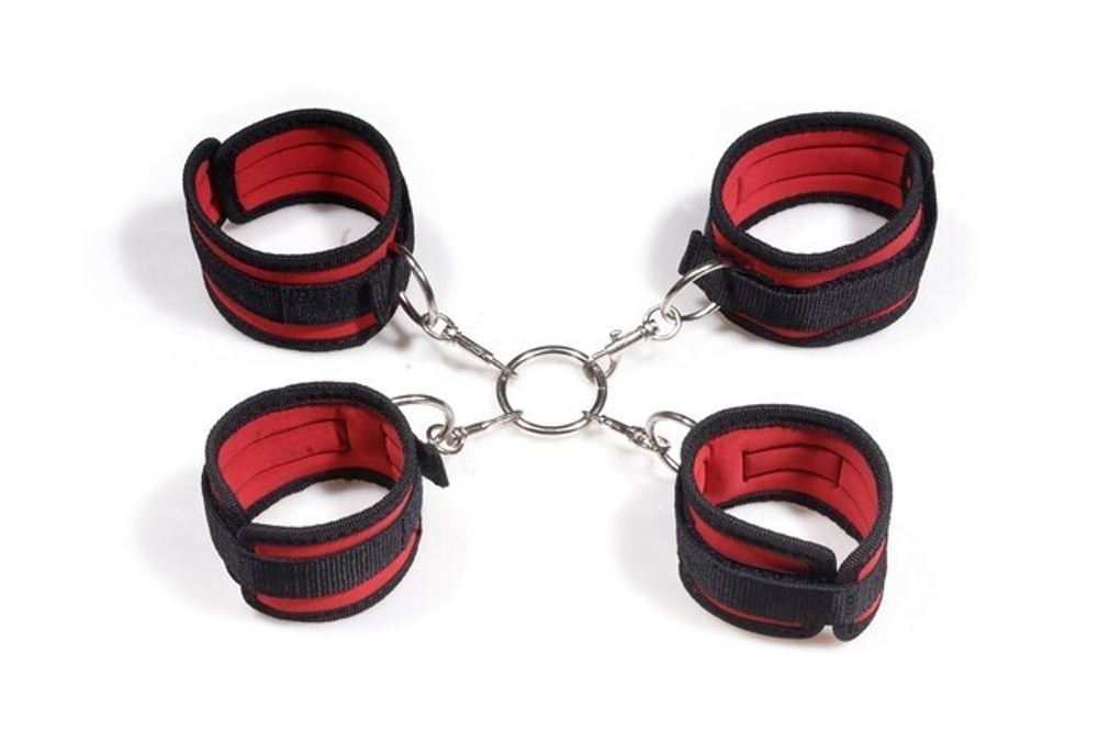 Яркие фиксаторы для рук и ног на карабинах (Цвет: черный с красным)