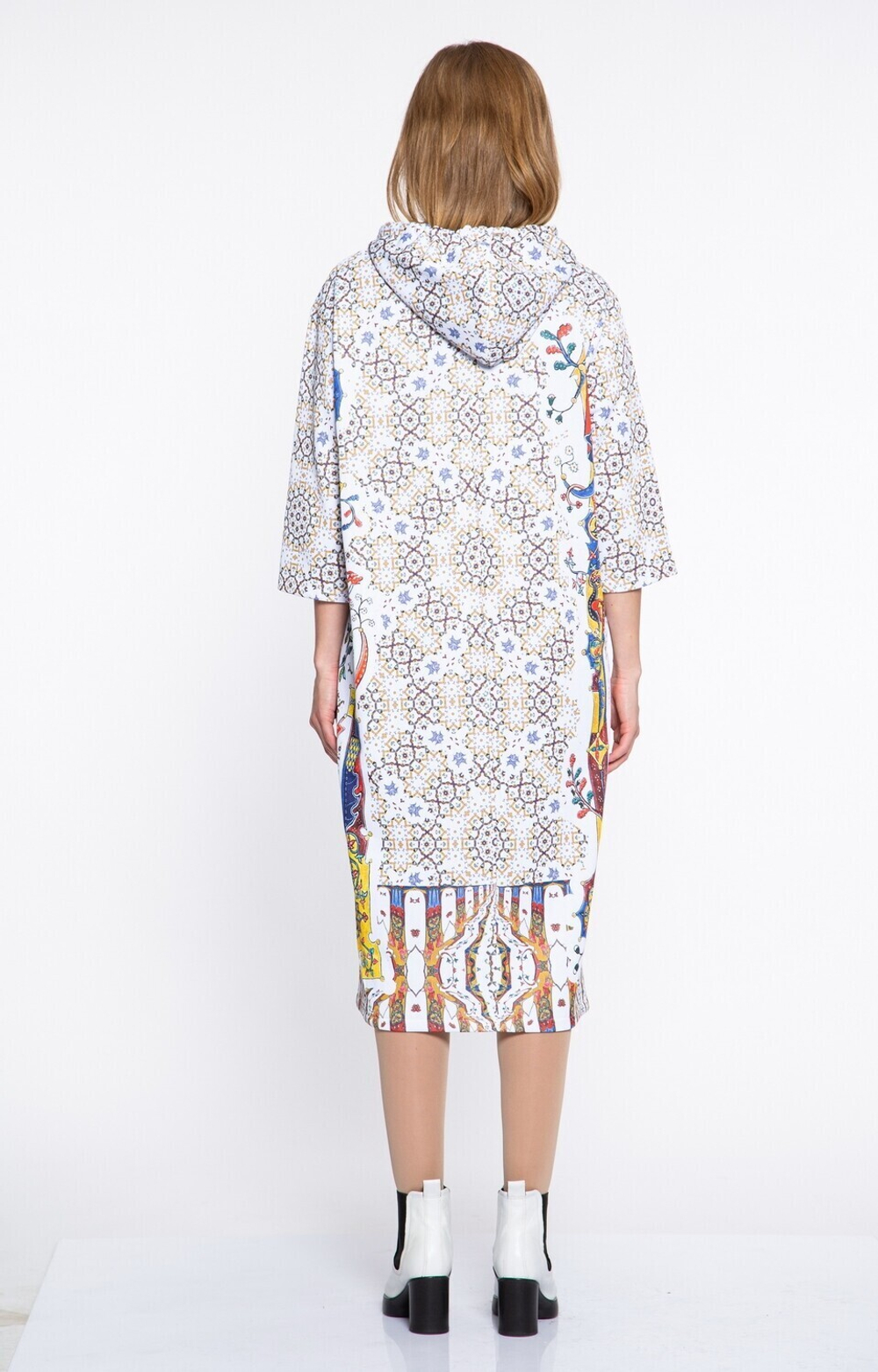 Платье с капюшоном "Лабиринт", по мотивам фантастических существ со страниц Псалтири Латтрелла.