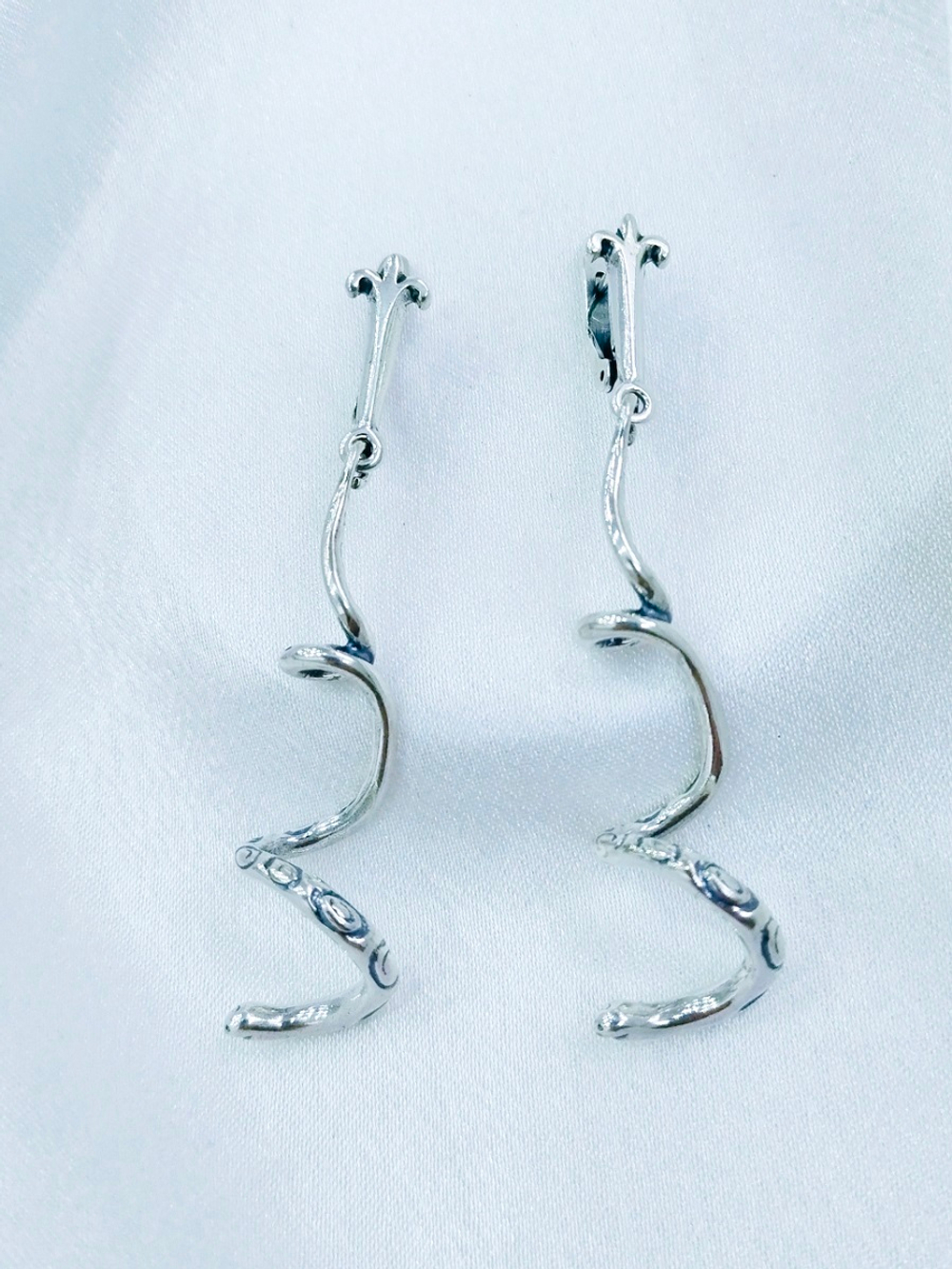 "Дабойя" серьги в серебряном покрытии из коллекции "Сладкий яд" от Jenavi  с английским замком