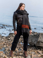 Шерстяной палантин с вышивкой (графит)