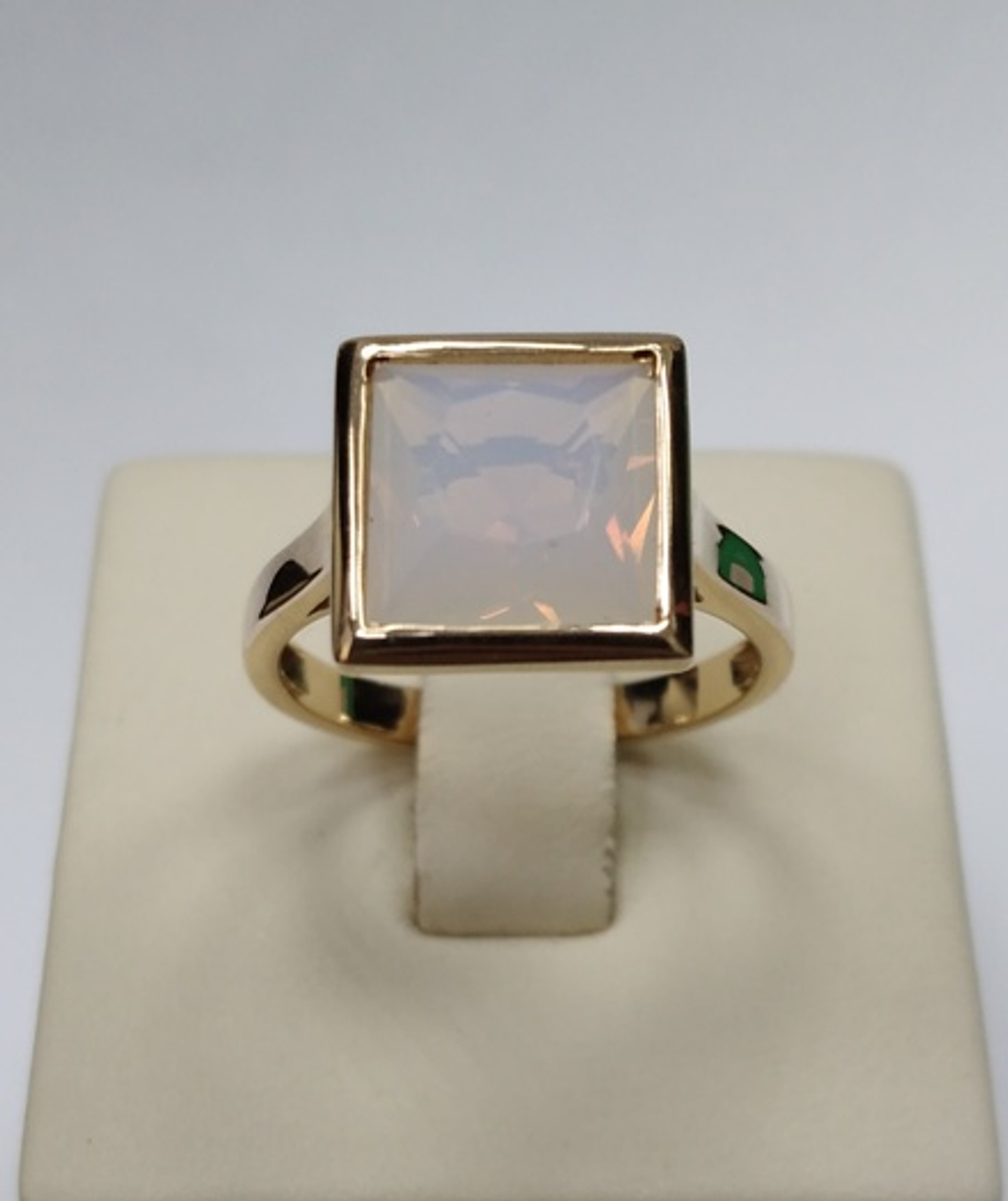 Кольцо из золота с лунным камнем