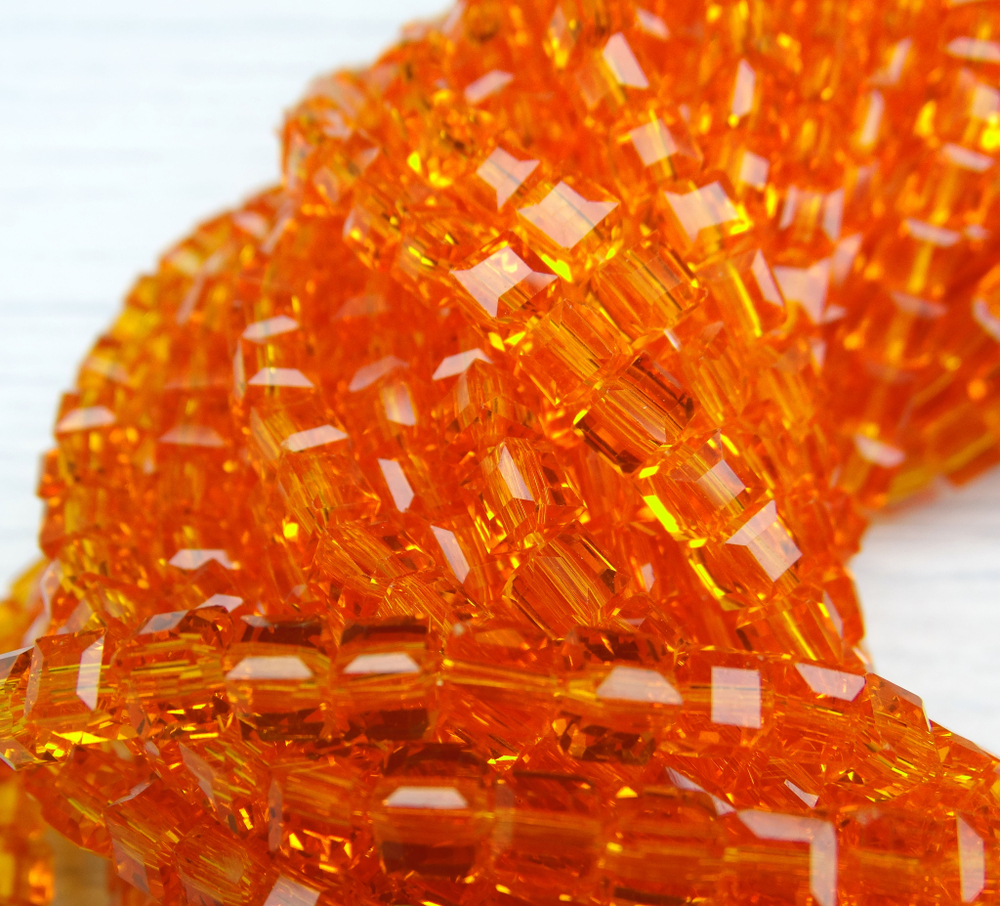 БВ007НН4 Хрустальные бусины квадратные, цвет: оранжевый, размер 4 мм, кол-во: 44-45 шт.