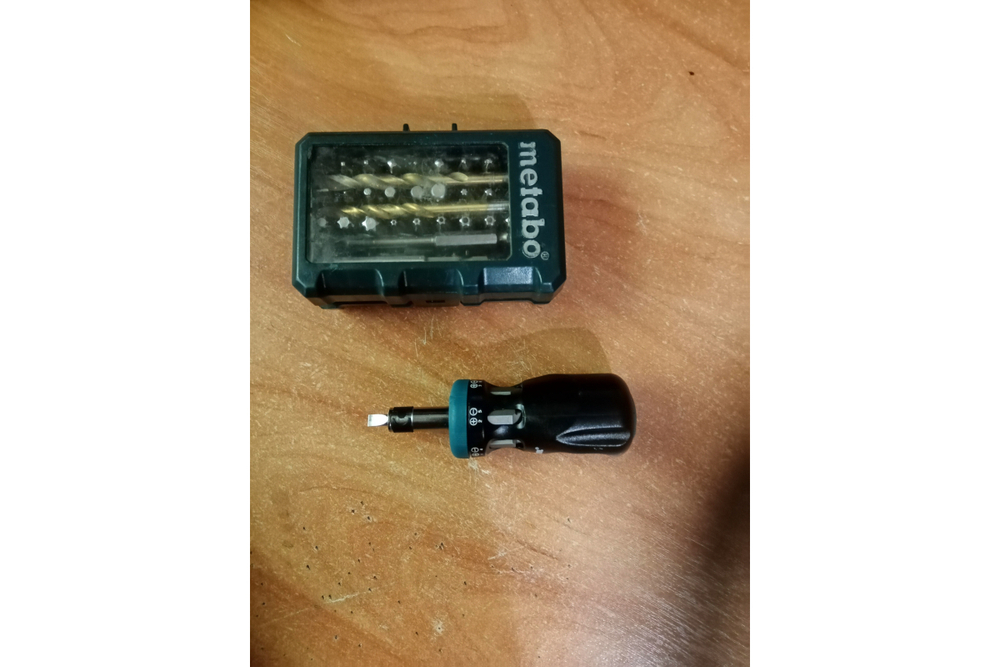 Реверсивная отвертка с битами BIT LOCK 12 в 1 KRAFTOOL 26161-H13