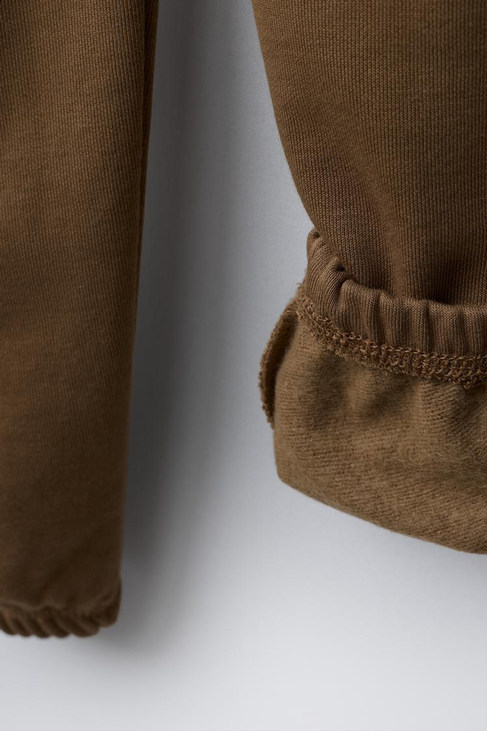 ZARA БРЮКИ-ДЖОГГЕРЫ С НАДПИСЬЮ, ОХРА