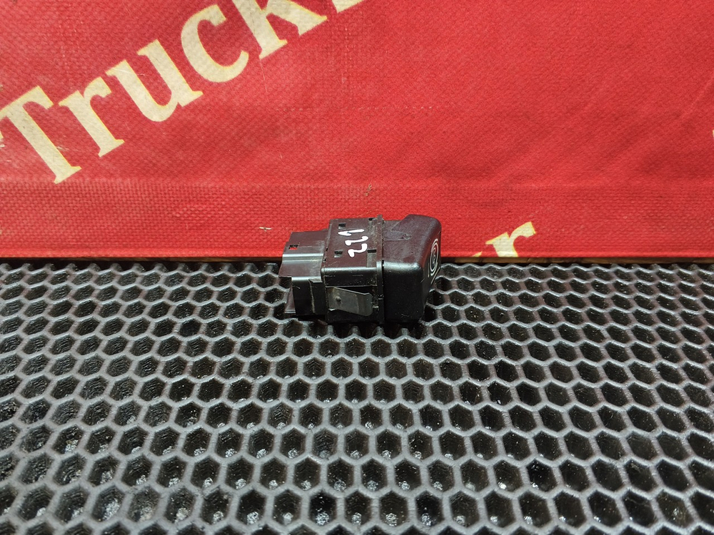 Кнопка тормоза прицепа