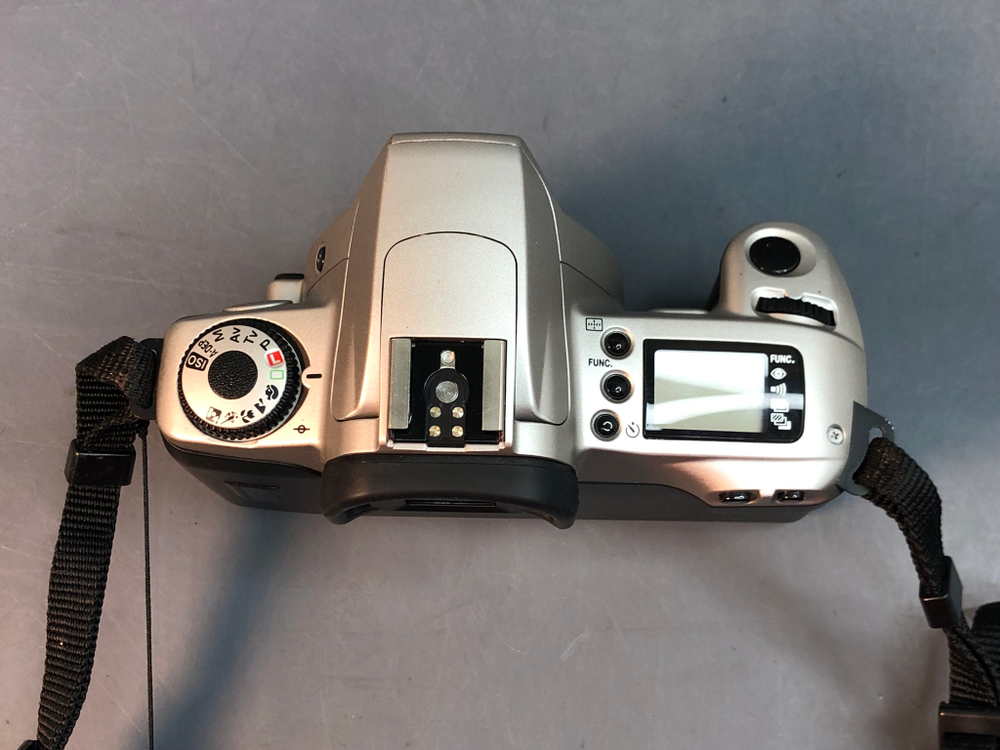 Canon EOS 300 Kit 28-90mm f 4-5.6