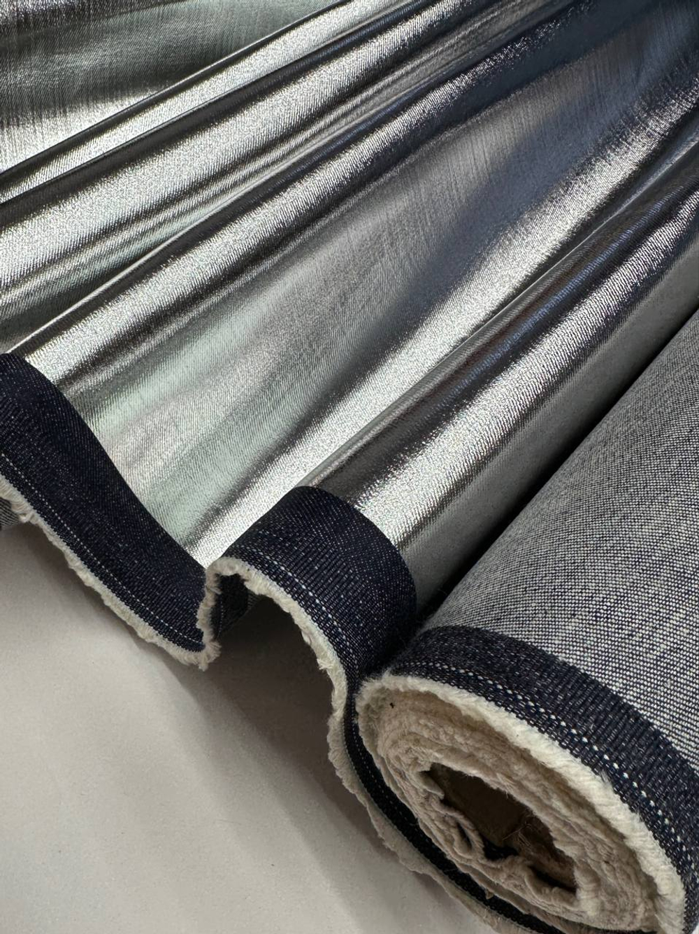 Джинса (деним) хлопок с эластаном синяя с серебряным напылением